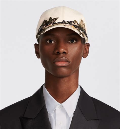 La casquette Dior pour homme : le style à son apogée